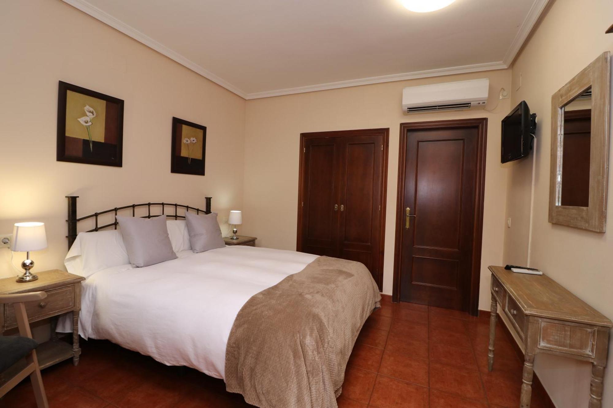 Hotel Rural El Retiro De San Pedro By Retirorural Arenas de San Pedro Extérieur photo